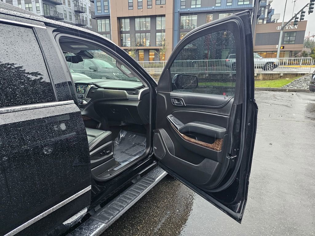 Used 2017 Chevrolet Tahoe LT w/ LT Signature Package image 28