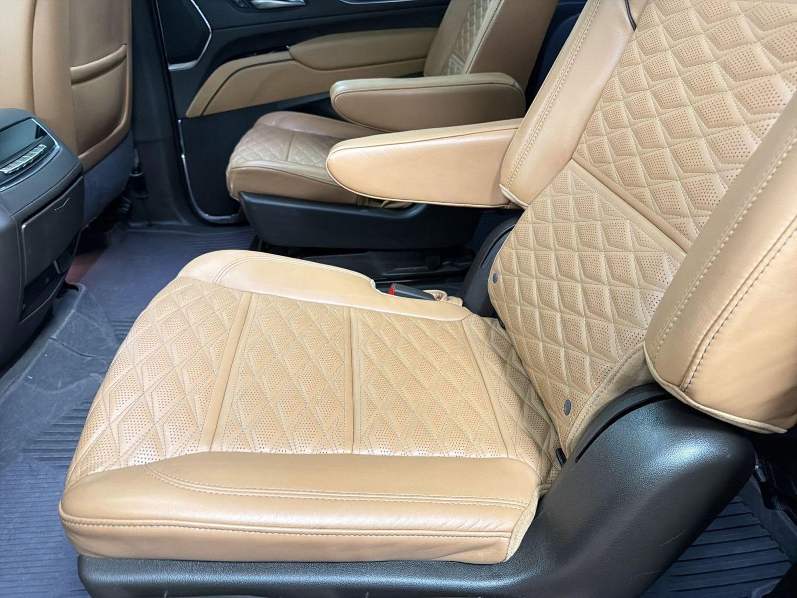 Used 2024 Cadillac Escalade ESV Sport w/ LPO, ONYX Package image 13