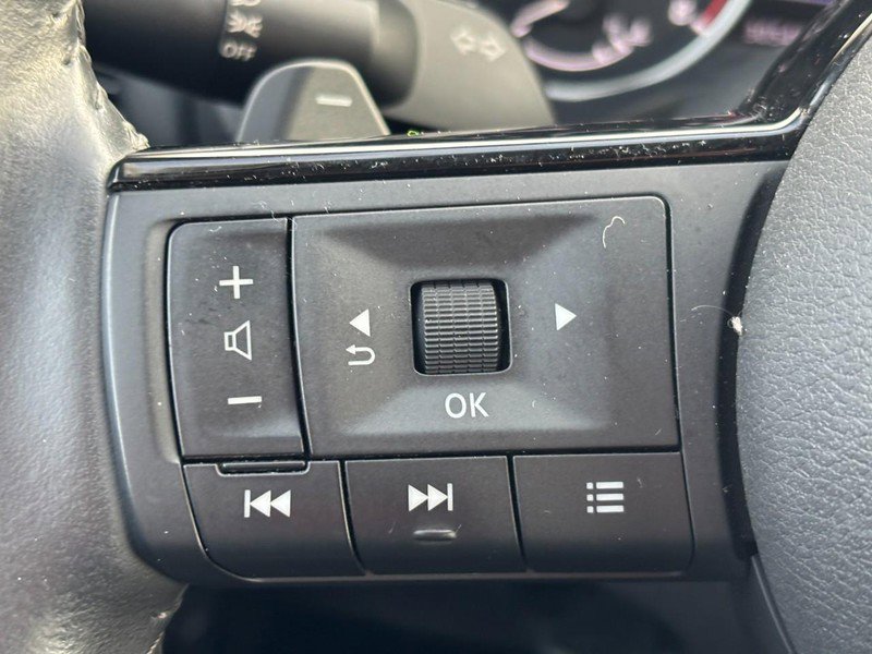 Used 2023 Nissan Rogue SV w/ SV Premium Package image 19