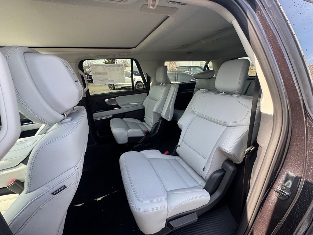 New 2026 Ford Expedition Max Platinum w/ Driver's Package AWD/4WD image 13