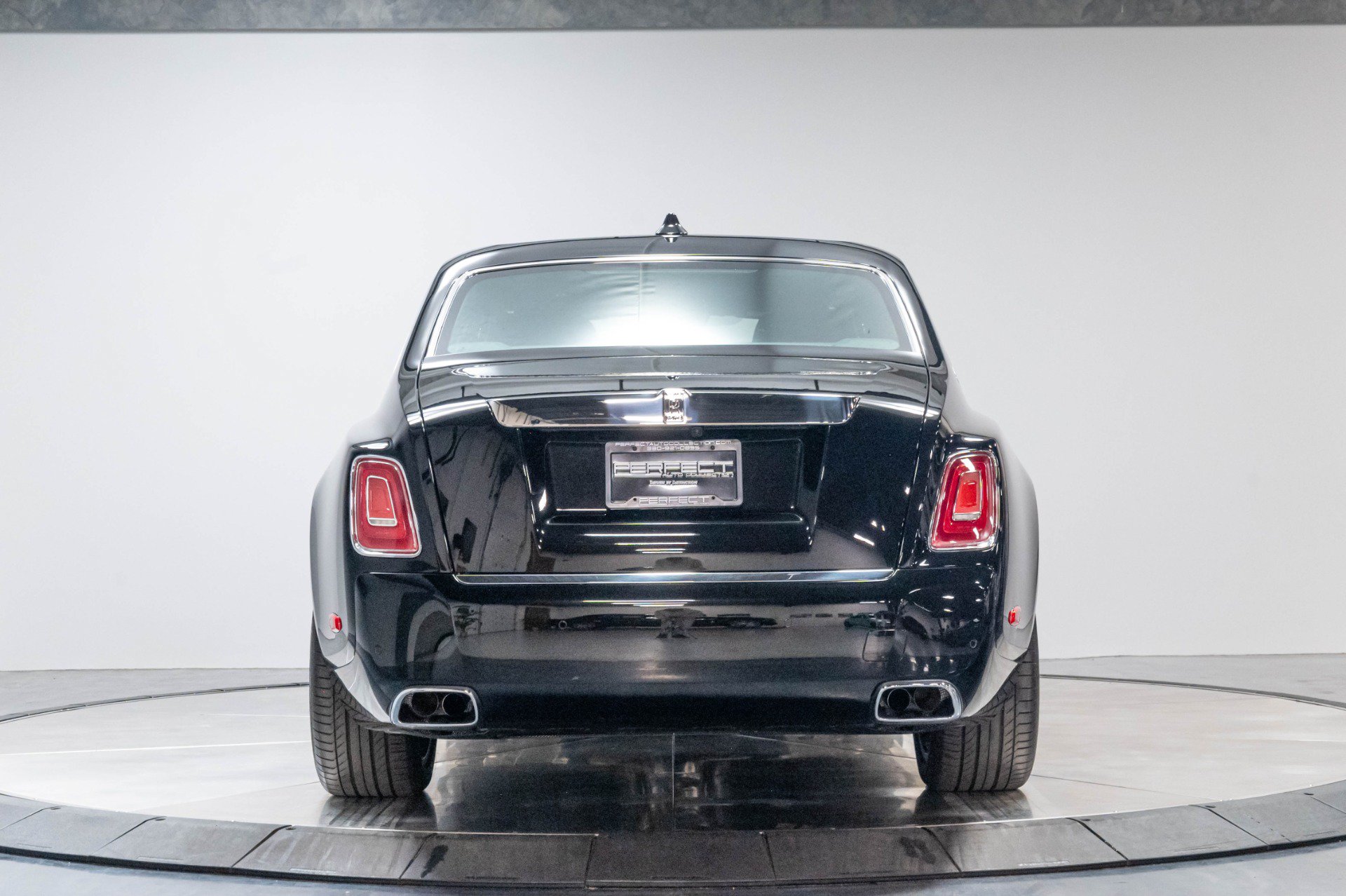 Used 2024 Rolls-Royce Phantom Sedan w/ The Phantom Package RWD image 64