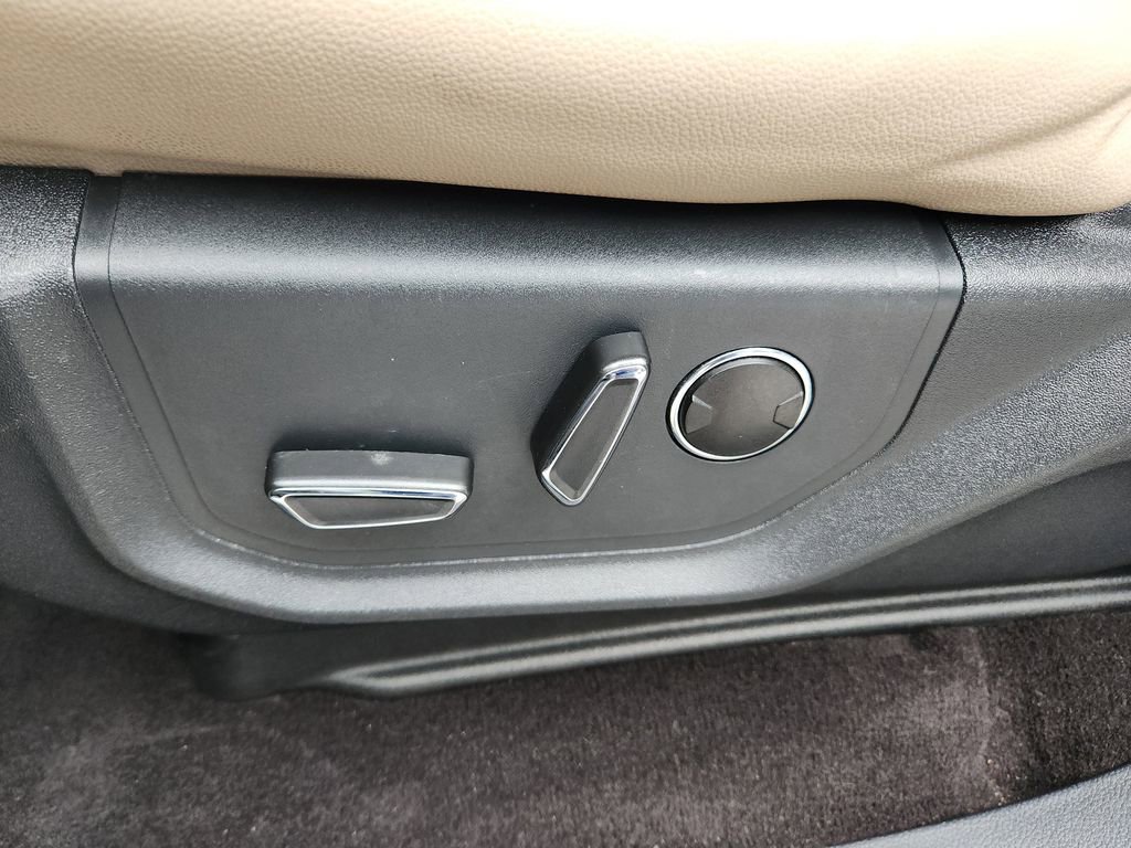Used 2023 Ford Expedition Limited image 21