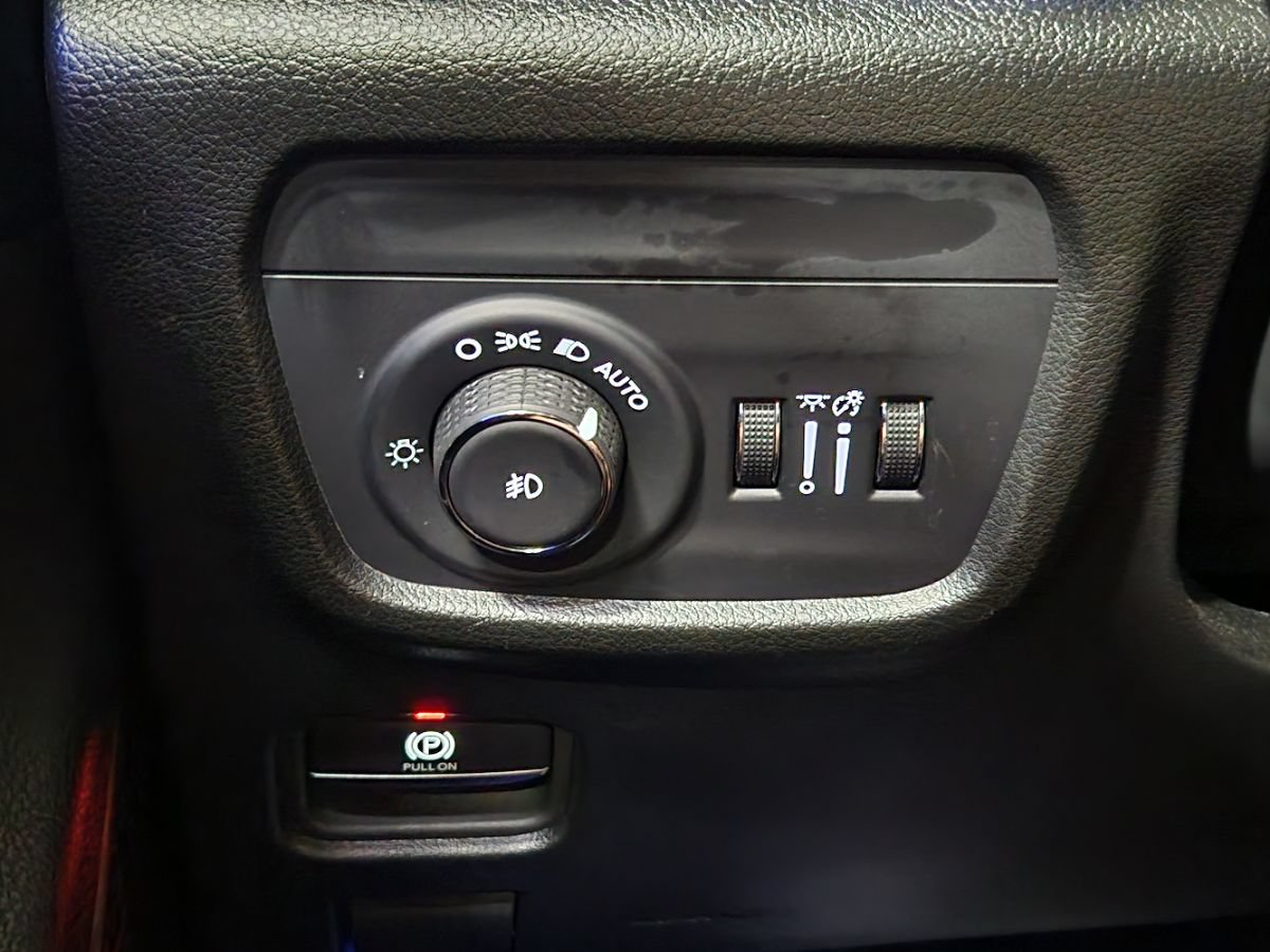Used 2025 Jeep Grand Cherokee Overland w/ Adv Protech Group III AWD/4WD image 43