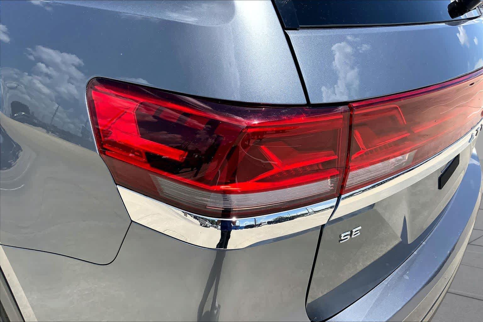 Used 2024 Volkswagen Atlas SE AWD/4WD image 27
