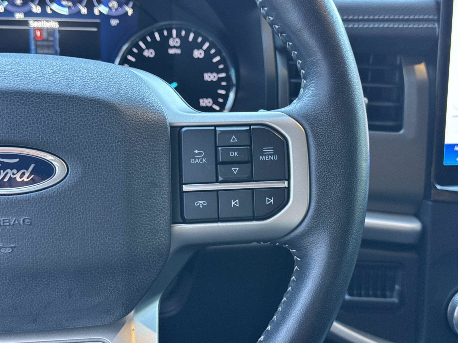 Used 2024 Ford Expedition XLT RWD image 28