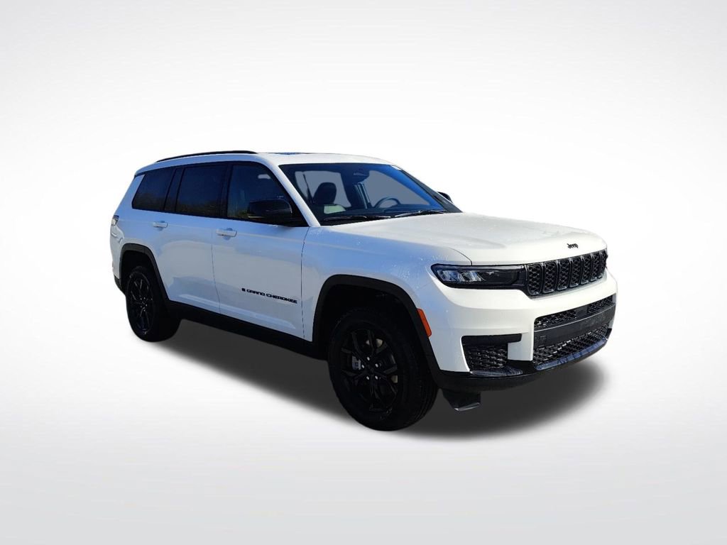 New 2025 Jeep Grand Cherokee L Altitude image 1