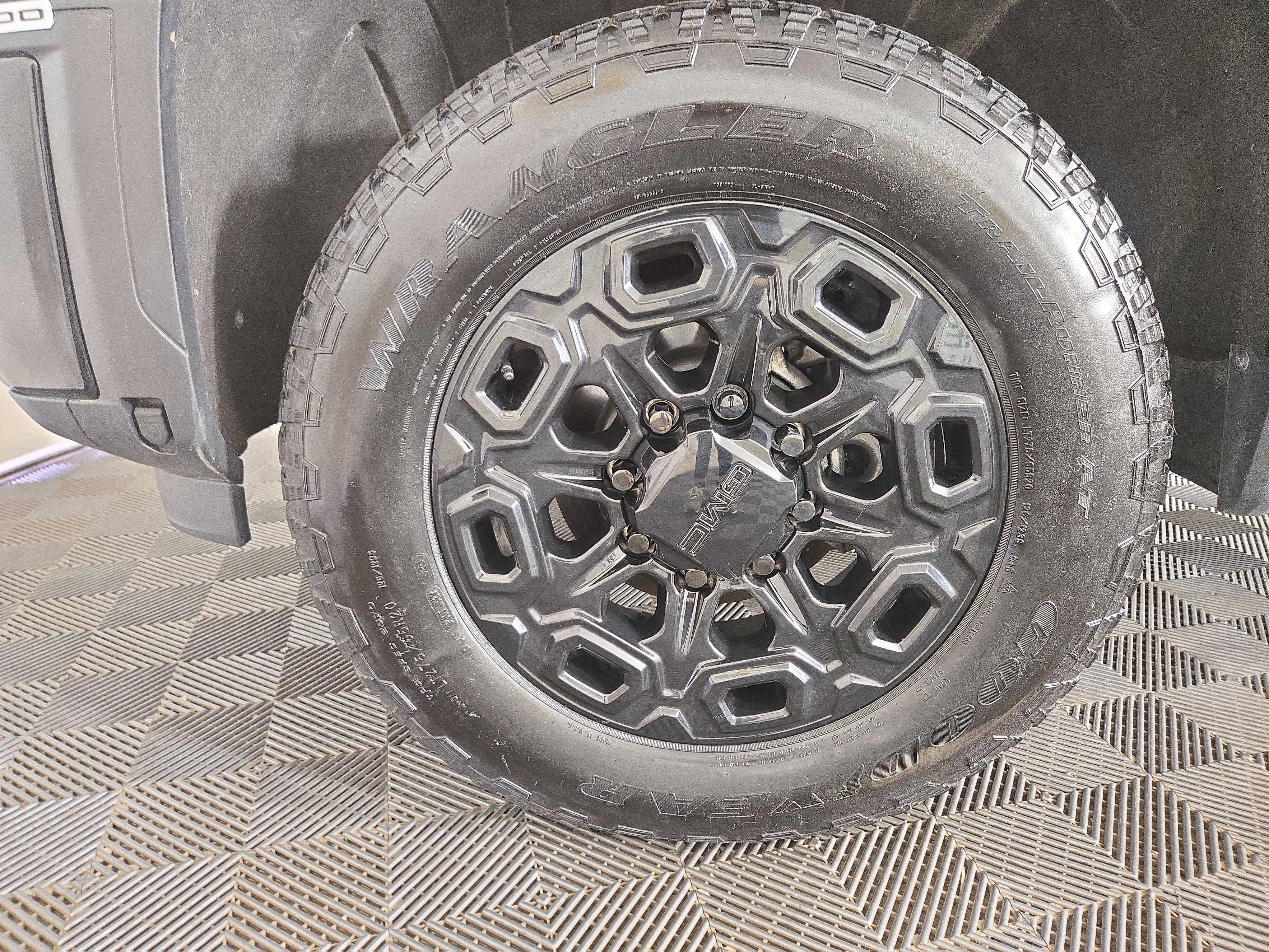 Certified 2025 GMC Sierra 2500 Denali Ultimate w/ Snow Plow Prep/Camper Package AWD/4WD image 34