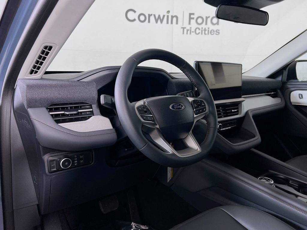 New 2026 Ford Explorer Active w/ Active Comfort Package AWD/4WD image 3