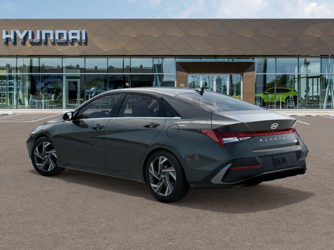 Used 2025 Hyundai Elantra Limited FWD image 5