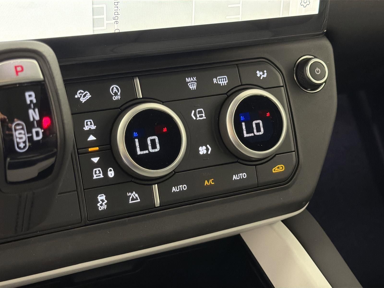 New 2026 Land Rover Defender 110 X-Dynamic SE image 15