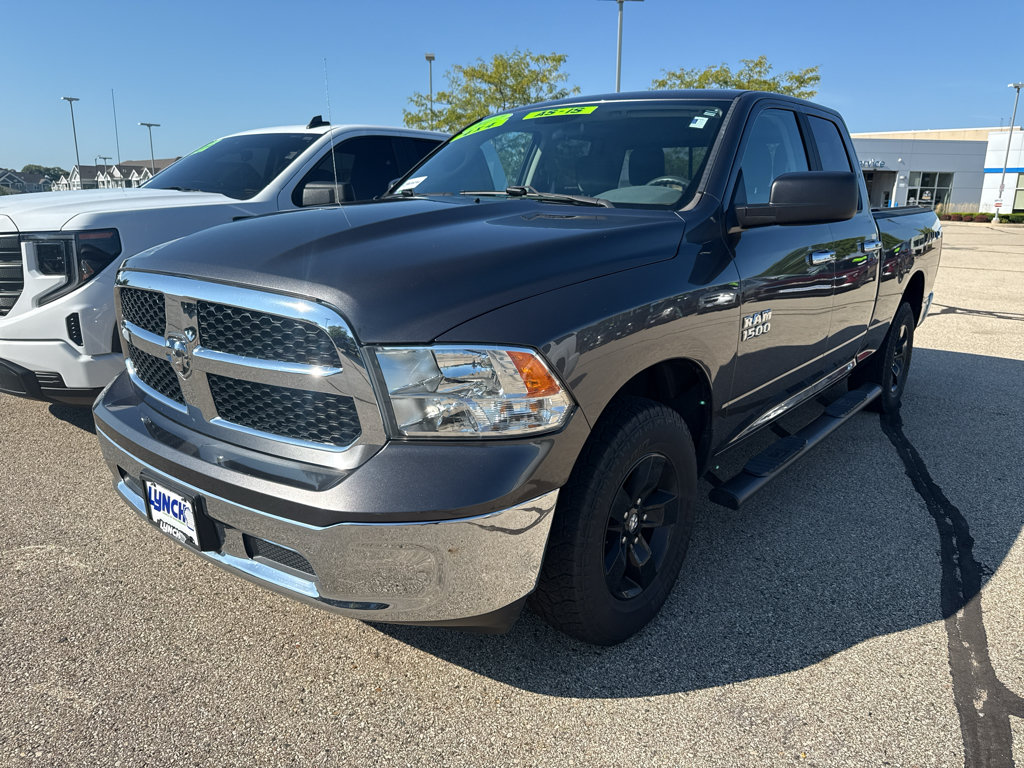 Used 2017 RAM 1500 Classic SLT AWD/4WD image 1