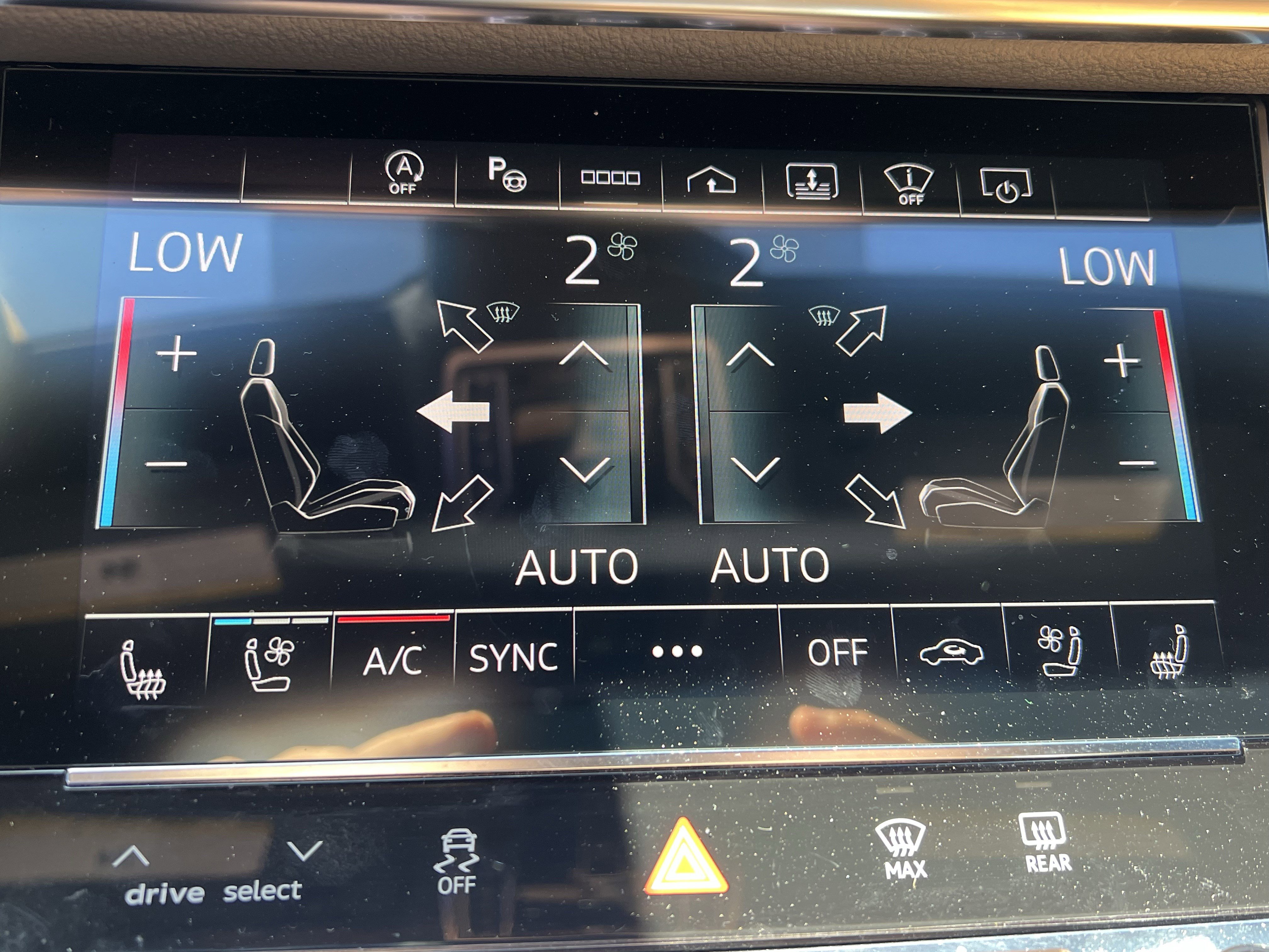 Used 2023 Audi S8 AWD/4WD image 30