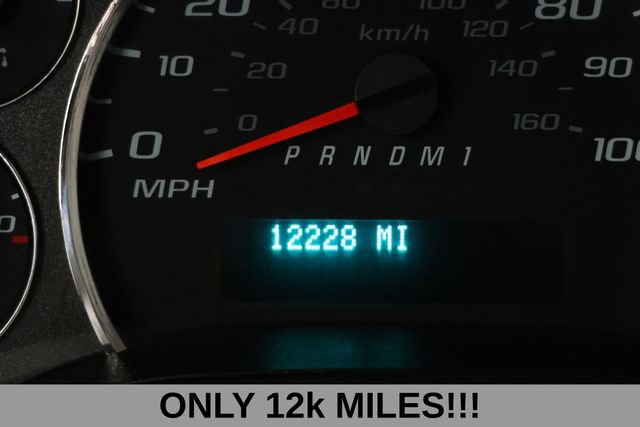 Used 2022 Chevrolet Express 3500 w/ Driver Convenience Package RWD image 5