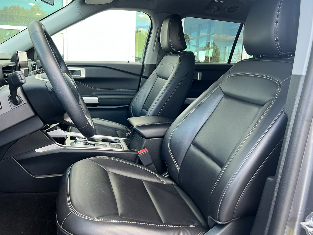 Used 2023 Ford Explorer XLT w/ Equipment Group 202A image 14