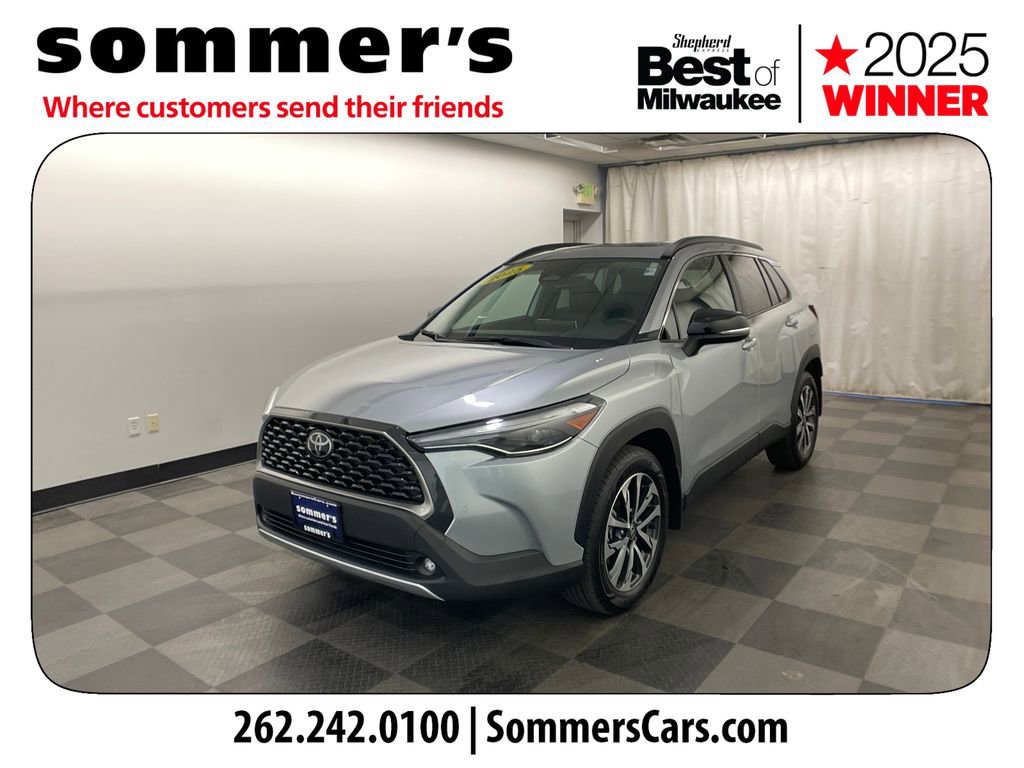 Used 2025 Toyota Corolla Cross XLE w/ Convenience Package image 2