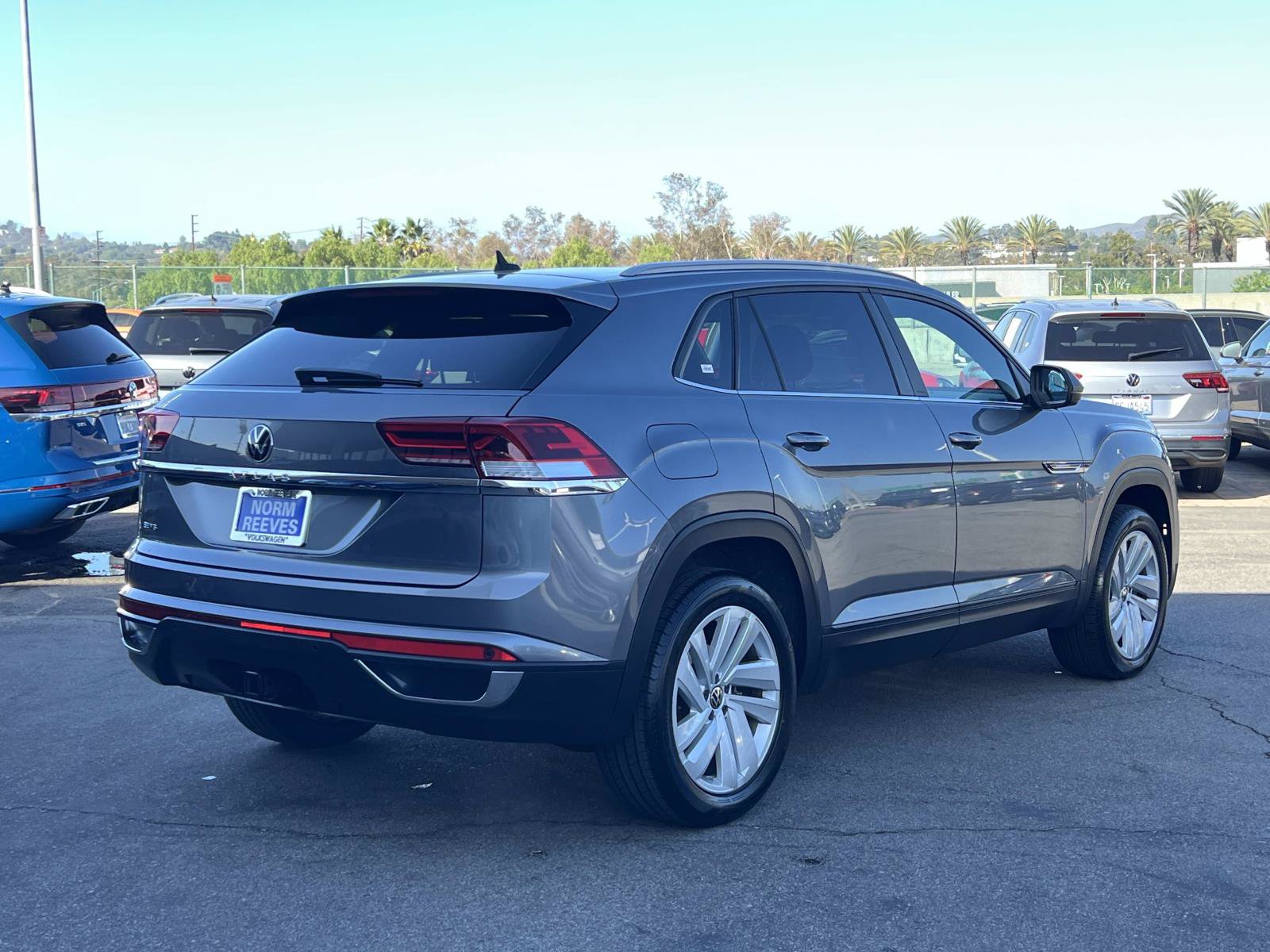 Certified 2021 Volkswagen Atlas Cross Sport SE w/ Panoramic Sunroof Package FWD image 26