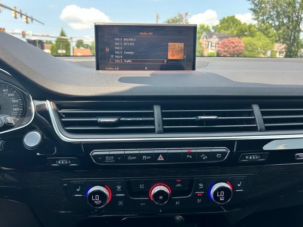 Used 2019 Audi Q7 3.0T Premium AWD/4WD image 26