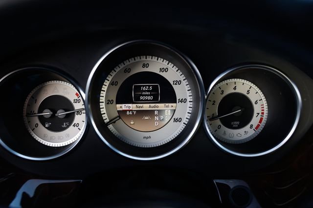 Used 2012 Mercedes-Benz CLS 550 4MATIC w/ Premium I Pkg image 33