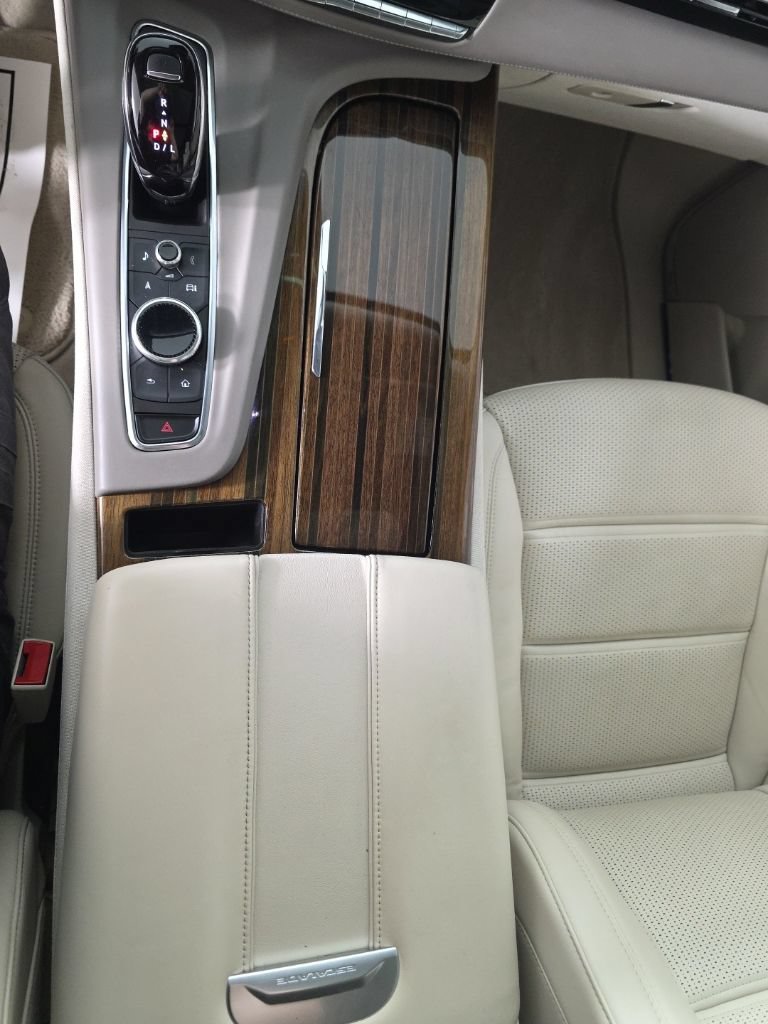 Used 2022 Cadillac Escalade Premium Luxury Platinum AWD/4WD image 21