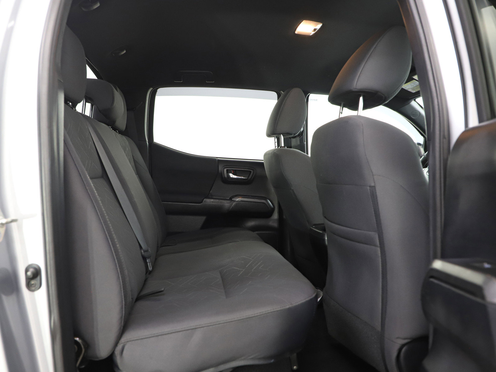 Used 2018 Toyota Tacoma TRD Sport AWD/4WD image 12