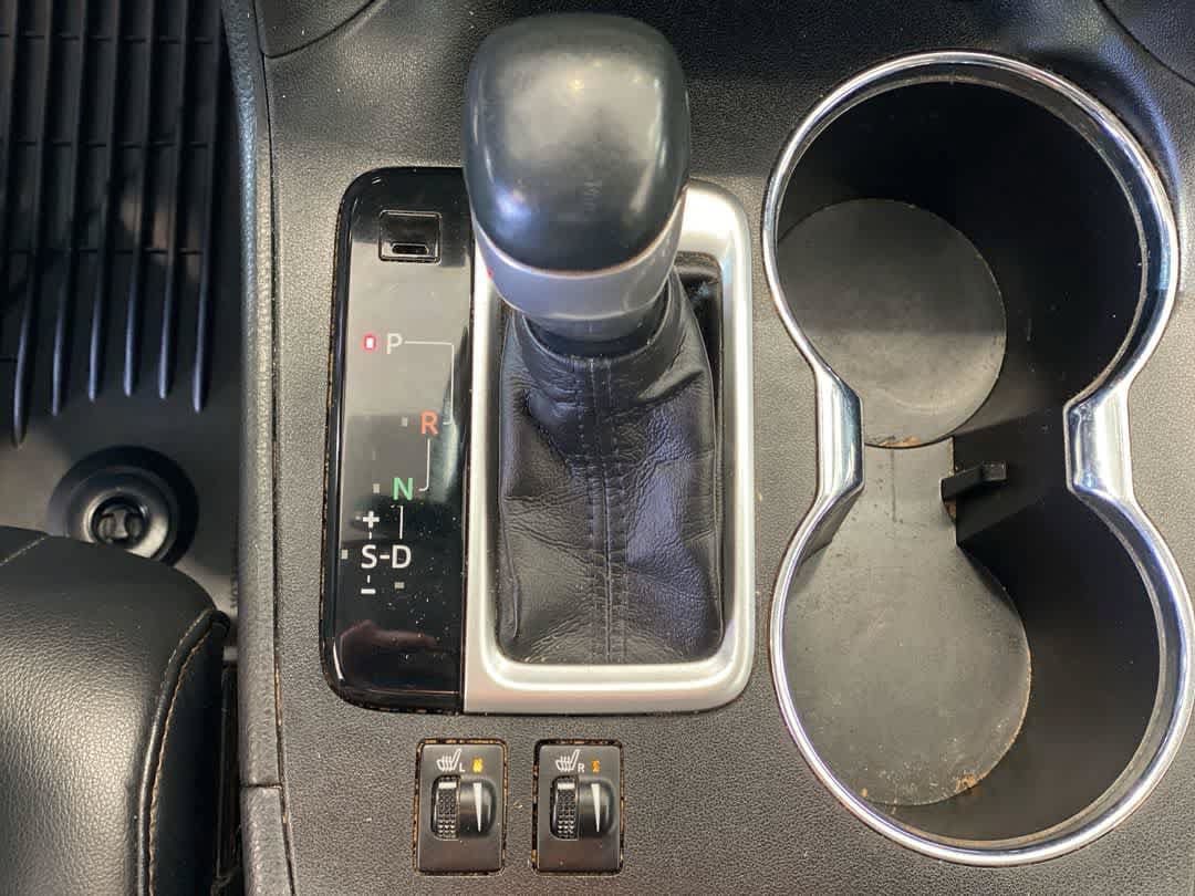 Used 2019 Toyota Highlander XLE AWD/4WD image 23