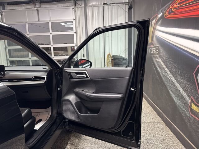 Used 2024 Mitsubishi Outlander SE Black Edition FWD image 29