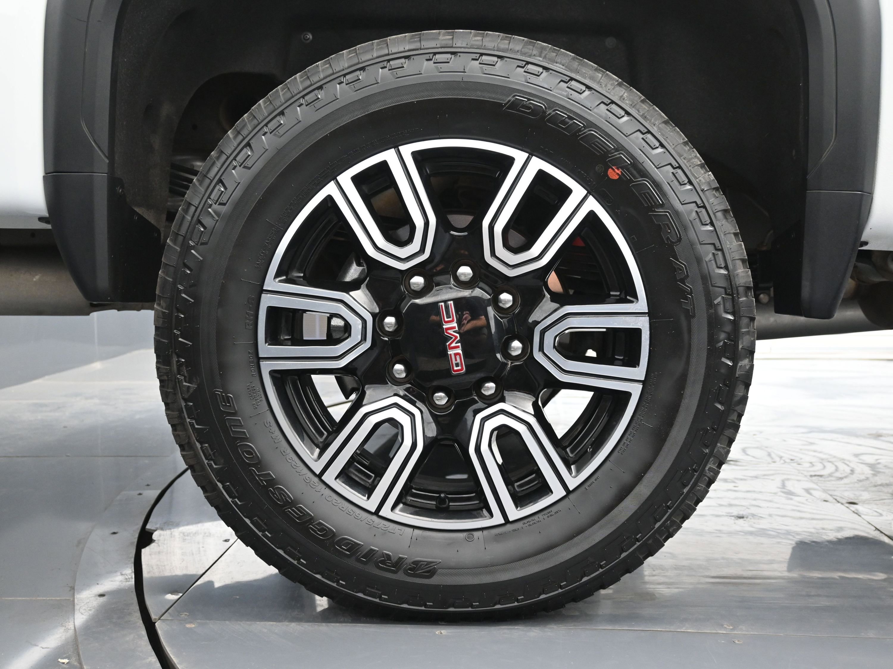 Used 2023 GMC Sierra 2500 AT4 w/ AT4 Premium Plus Package image 18