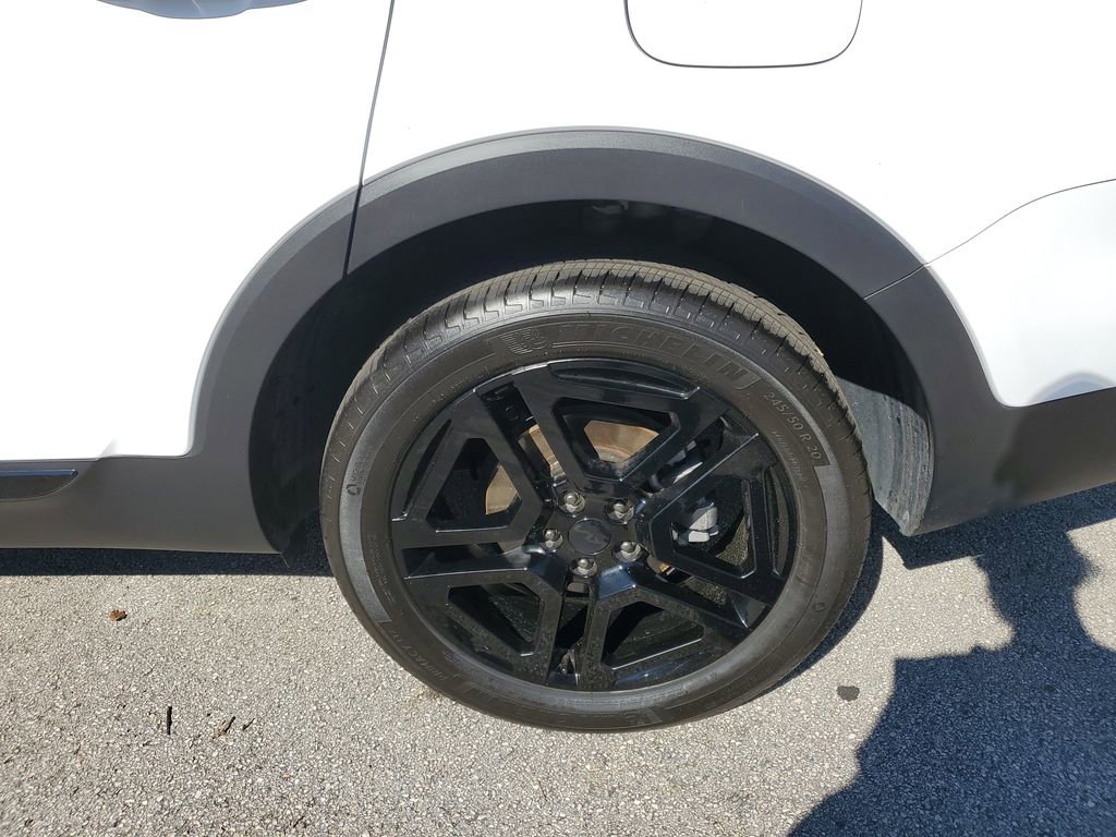 Used 2025 Kia Telluride EX X-Line image 10