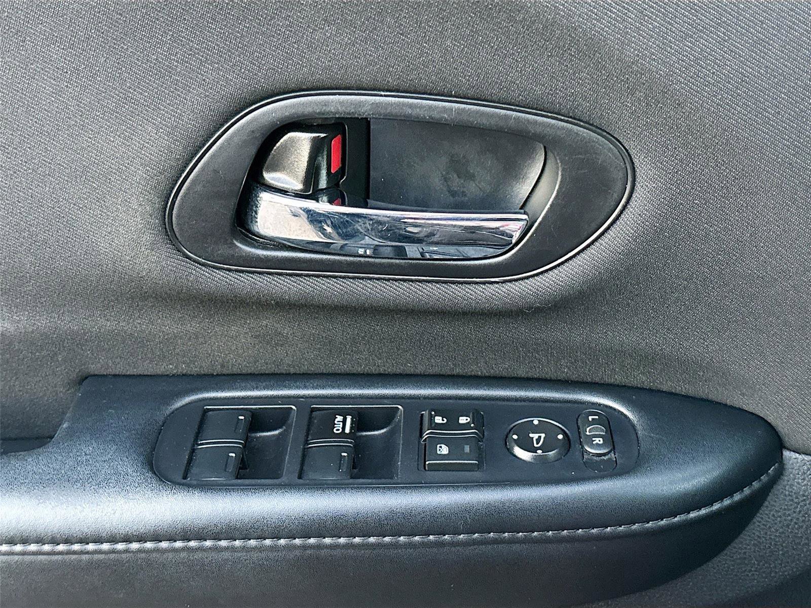 Used 2021 Honda HR-V LX image 18