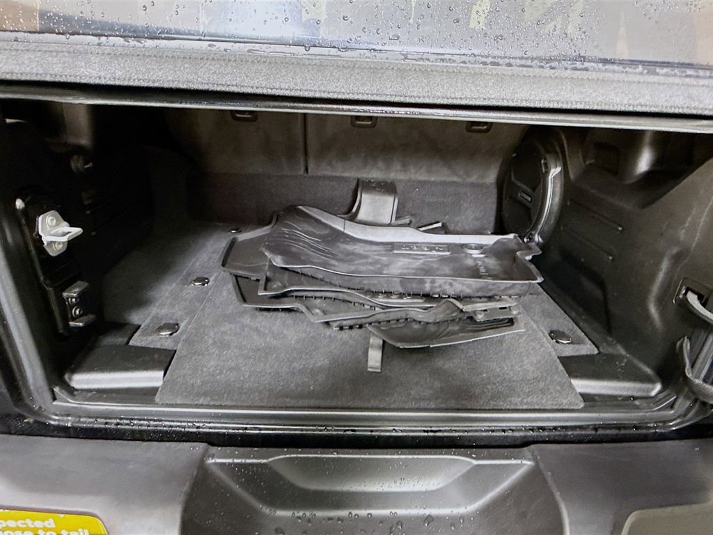 Used 2022 Jeep Wrangler Unlimited Sahara w/ Cold Weather Group image 30