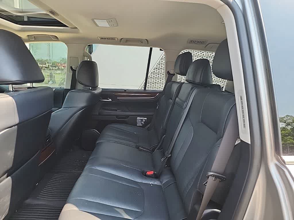 Used 2021 Lexus LX 570 4WD w/ Luxury Package image 7