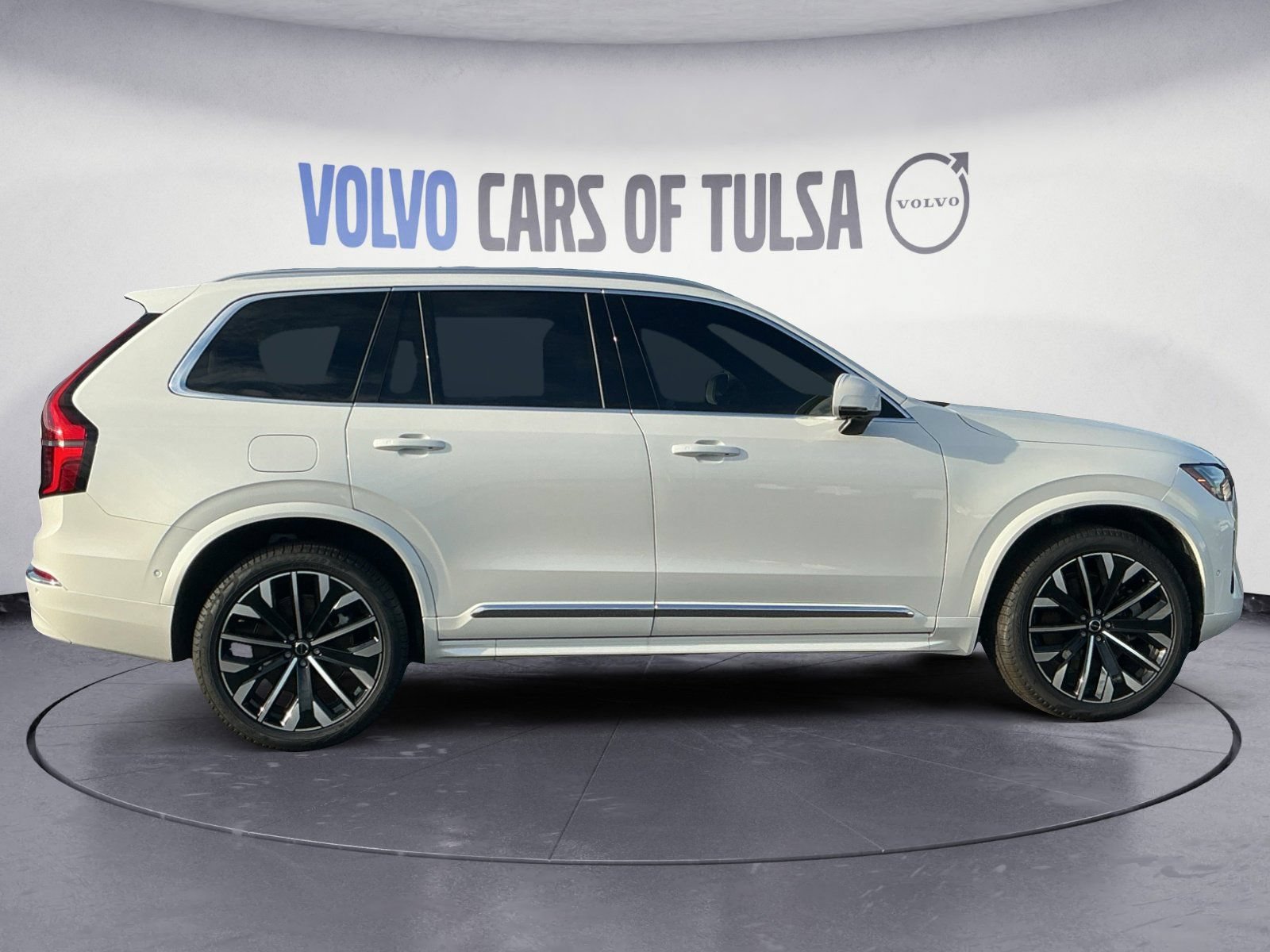 New 2026 Volvo XC90 T8 Plus AWD/4WD image 6