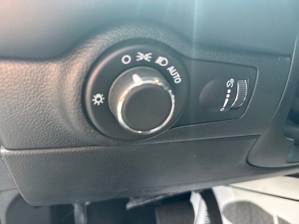 Used 2025 Dodge Durango GT RWD image 11