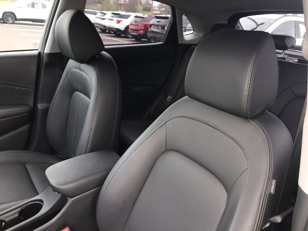 Used 2023 Hyundai Kona Limited AWD/4WD image 11