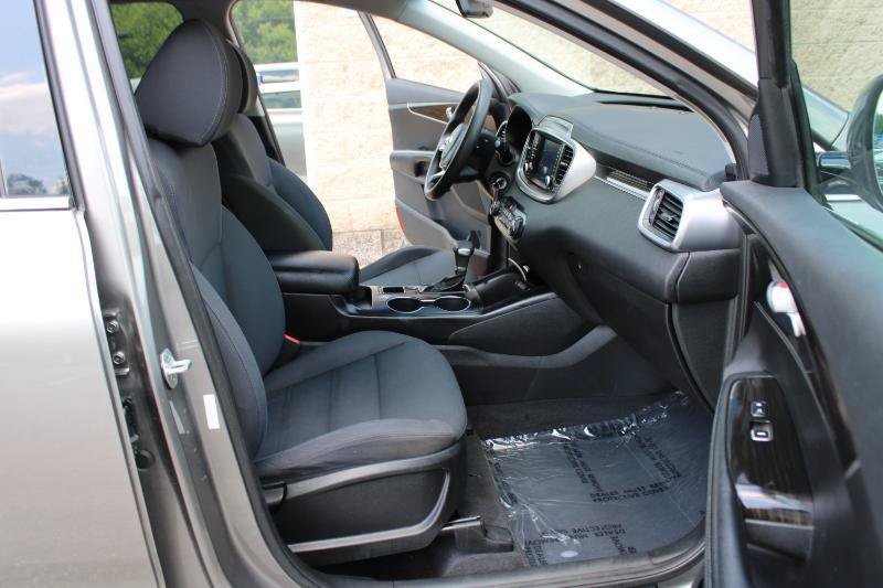 Used 2019 Kia Sorento L FWD image 10