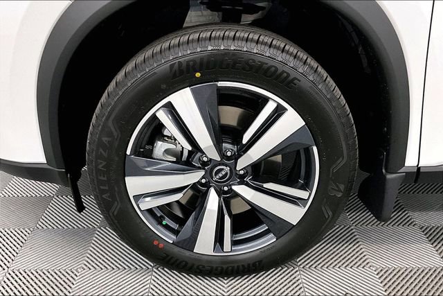 New 2025 Nissan Rogue SL w/ Tech Package image 12