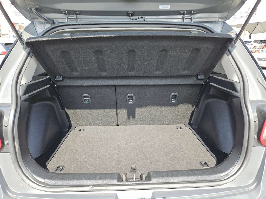 Used 2025 Hyundai Venue SEL FWD image 26