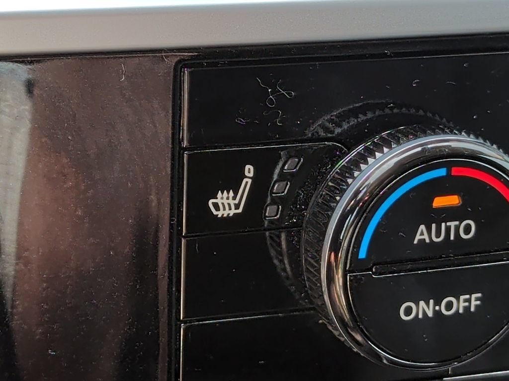 Used 2025 Nissan Pathfinder SV AWD/4WD image 27