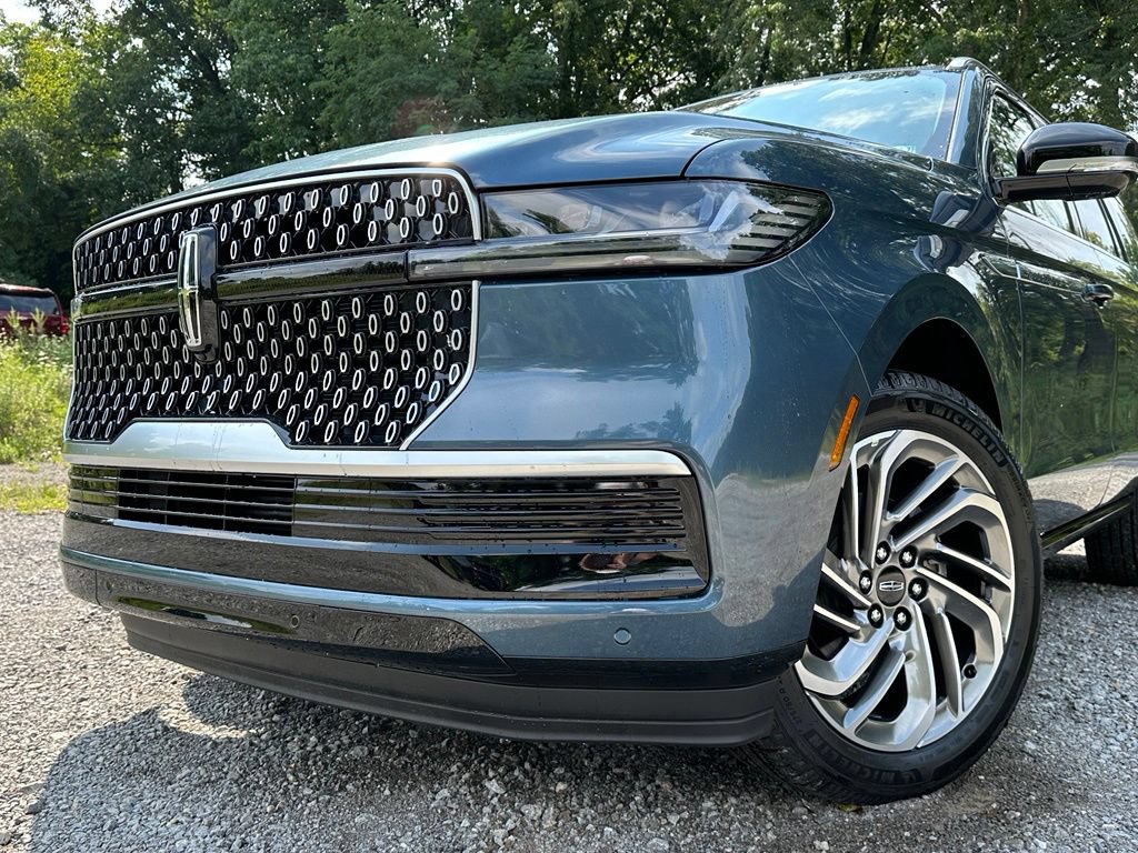 New 2027 Lincoln Navigator Reserve AWD/4WD image 33