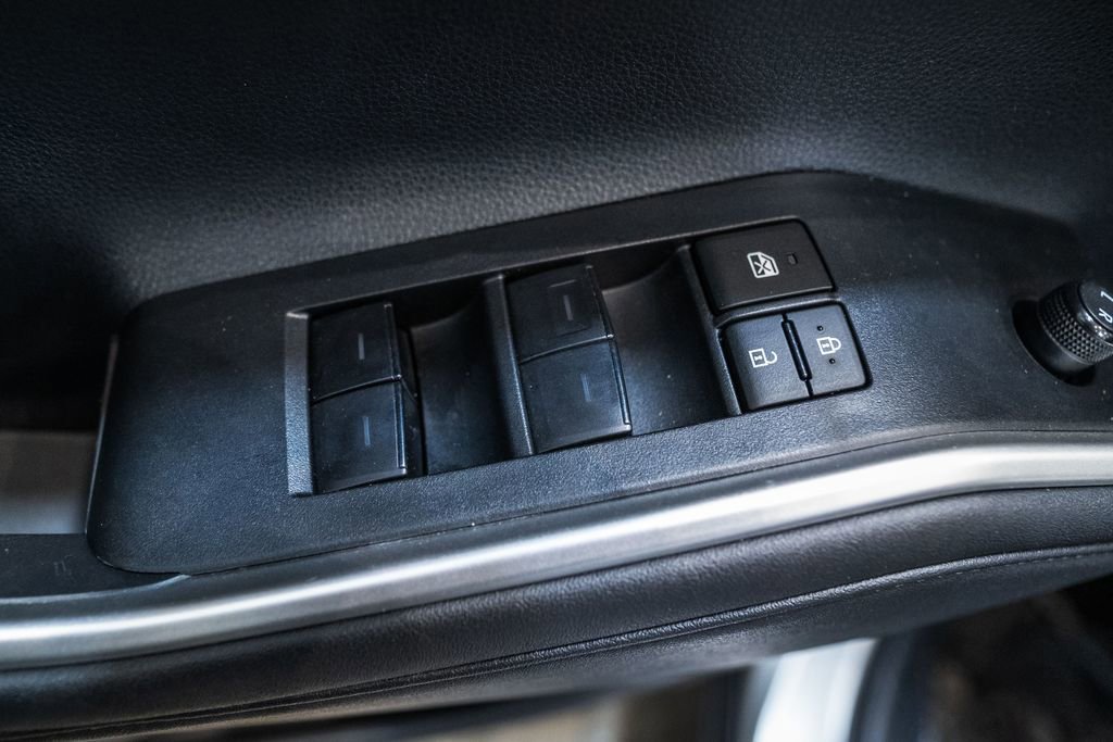 Used 2024 Toyota Highlander LE image 15