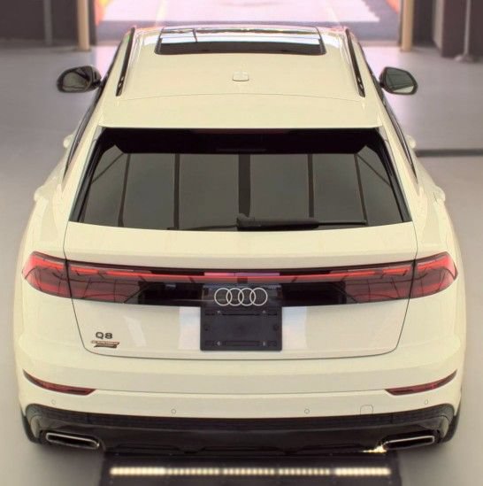Used 2024 Audi Q8 Premium Plus w/ Premium Plus Package AWD/4WD image 4
