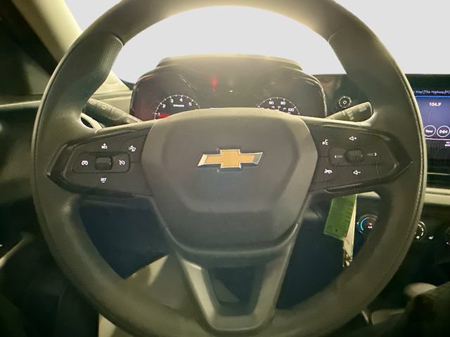 Used 2024 Chevrolet Trax LS w/ LS Convenience Package FWD image 12