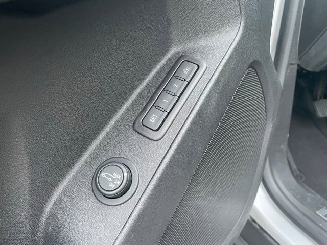 Used 2019 Chevrolet Equinox Premier image 11