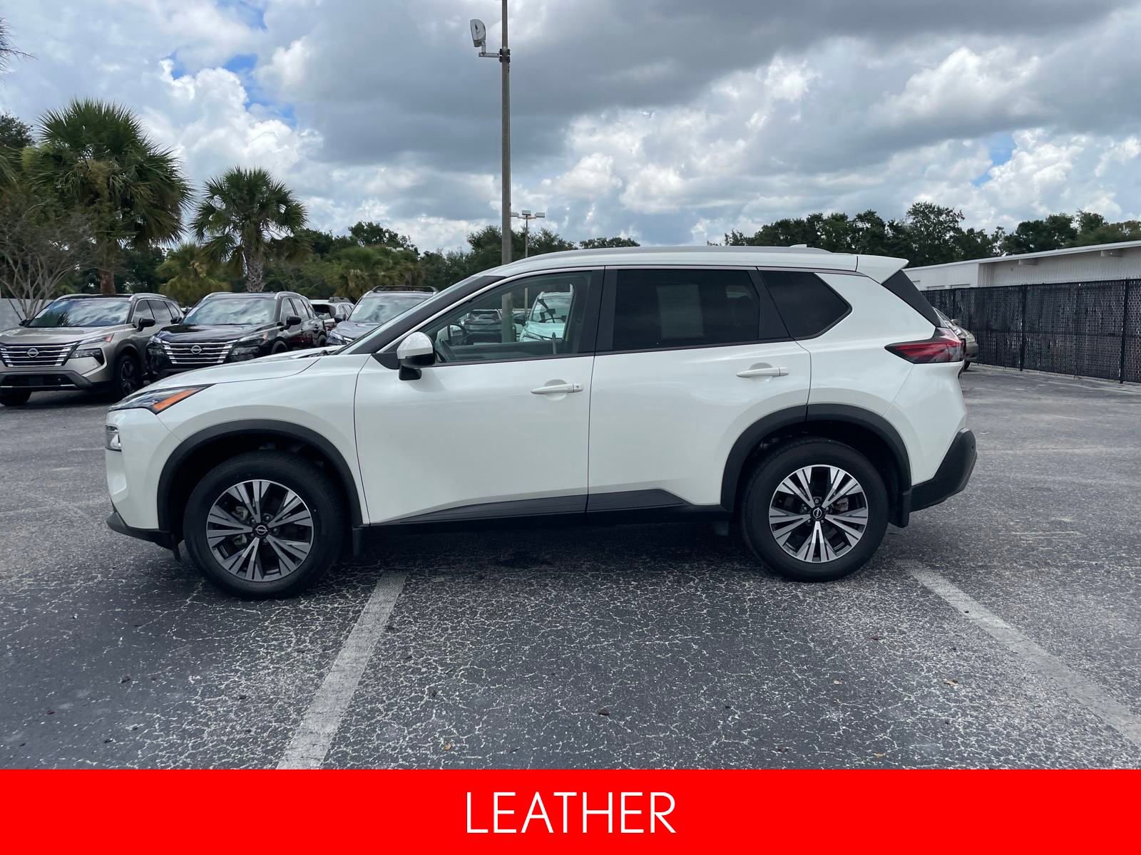 Certified 2022 Nissan Rogue SV w/ SV Premium Package image 6