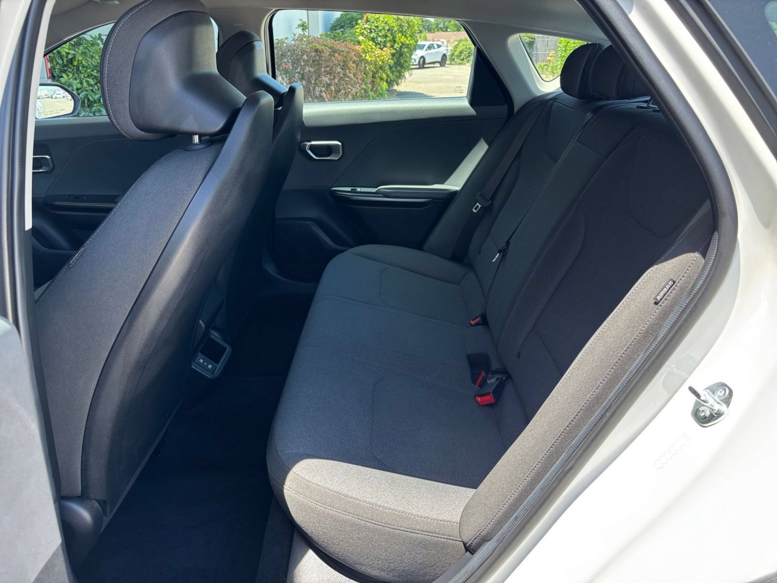 Used 2025 Kia K4 FWD image 25