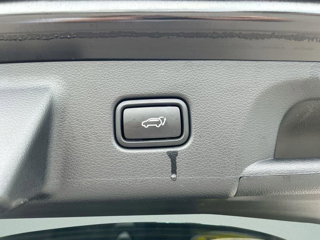 Used 2025 Hyundai Palisade Calligraphy image 16