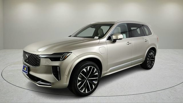 New 2026 Volvo XC90 T8 Plus w/ Protection Package Premier AWD/4WD image 8