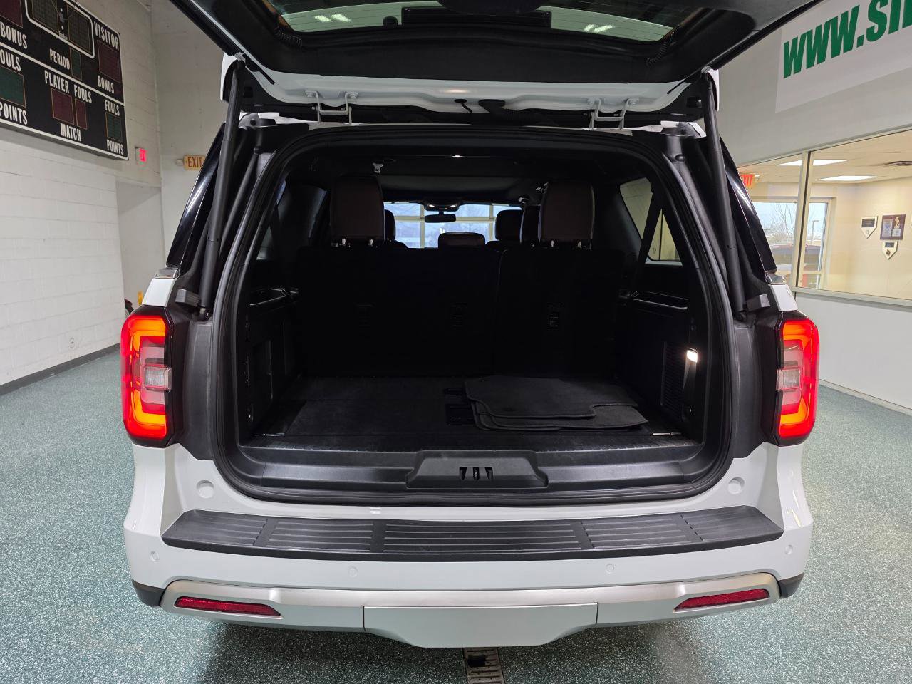 Used 2024 Ford Expedition Max Limited image 21
