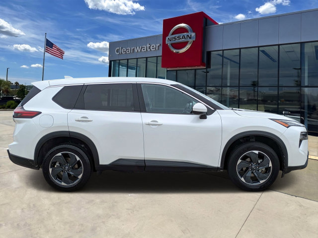 Used 2024 Nissan Rogue SV AWD/4WD image 3