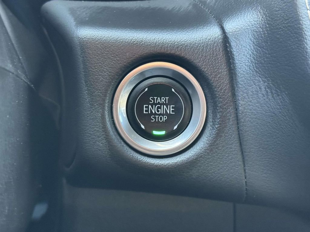 Used 2024 GMC Yukon SLT image 29